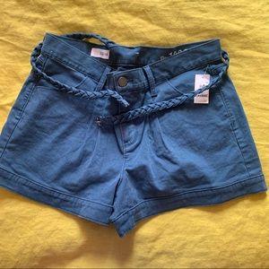 NWT gap 1969 colored demin shorts with belt